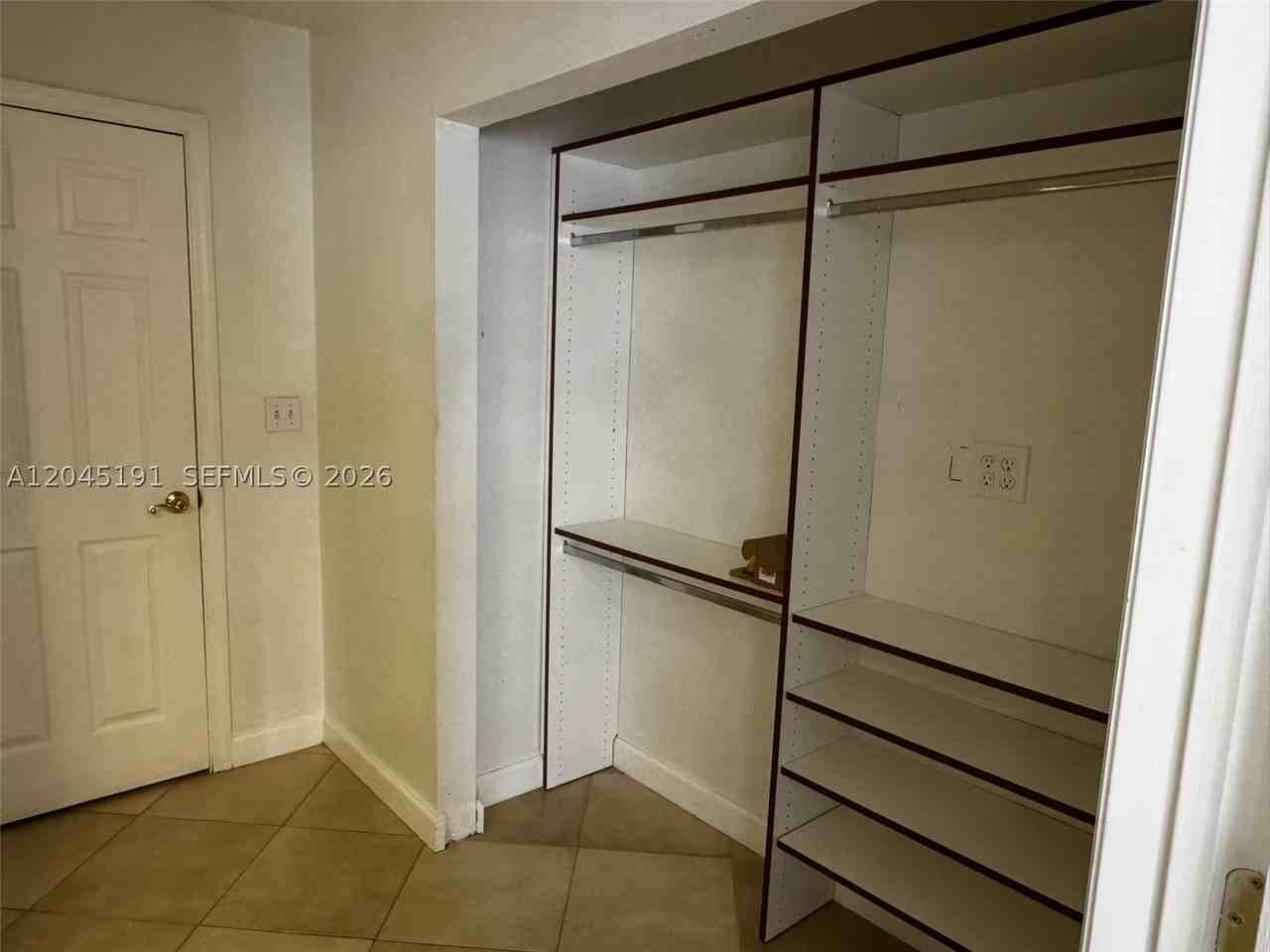 158 Sw 96th Ct #B - Photo 2 of 7