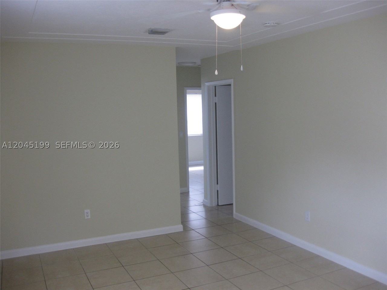 1520 Ne 14th St - Photo 4 of 11