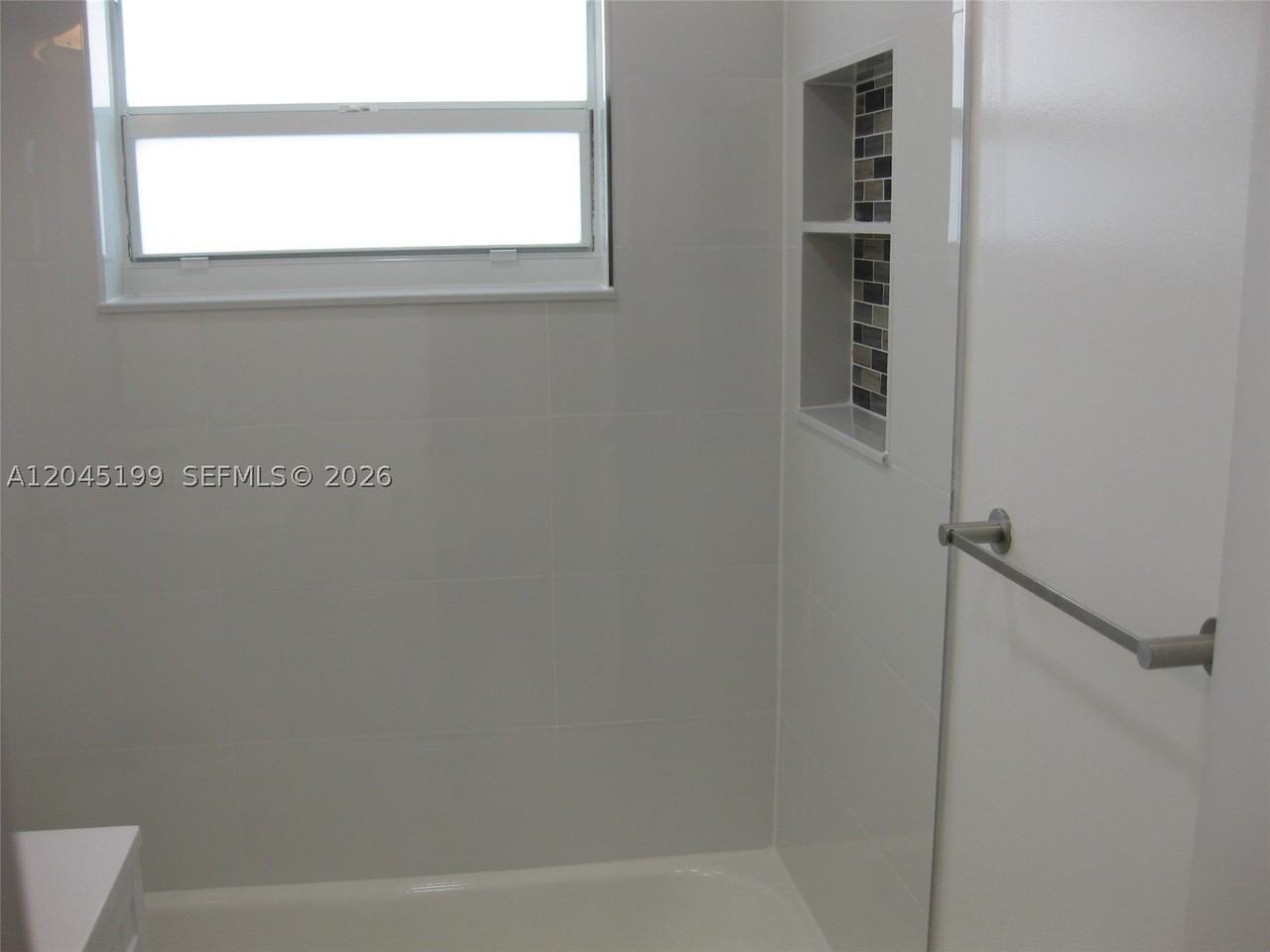 1520 Ne 14th St - Photo 6 of 11