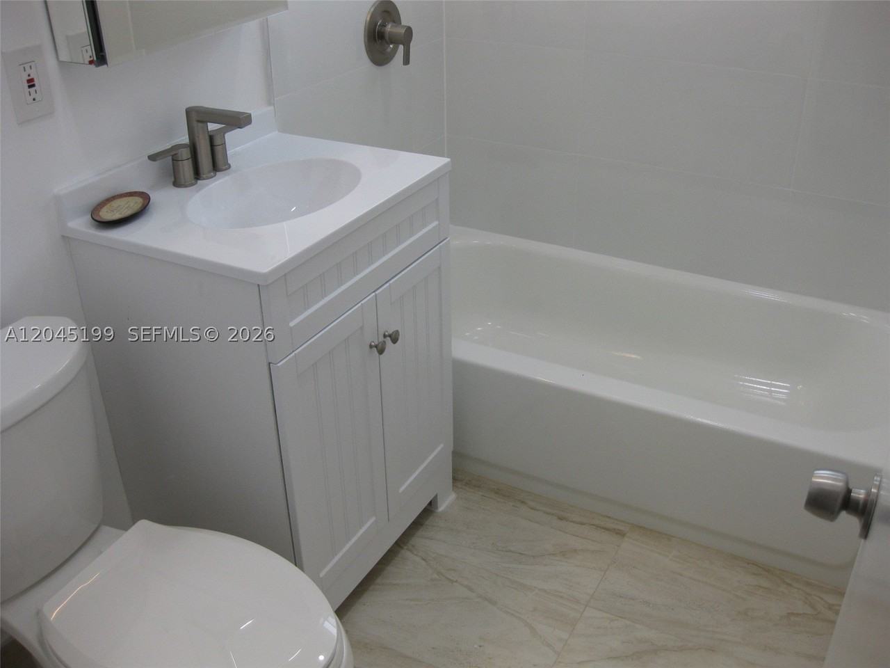 1520 Ne 14th St - Photo 7 of 11