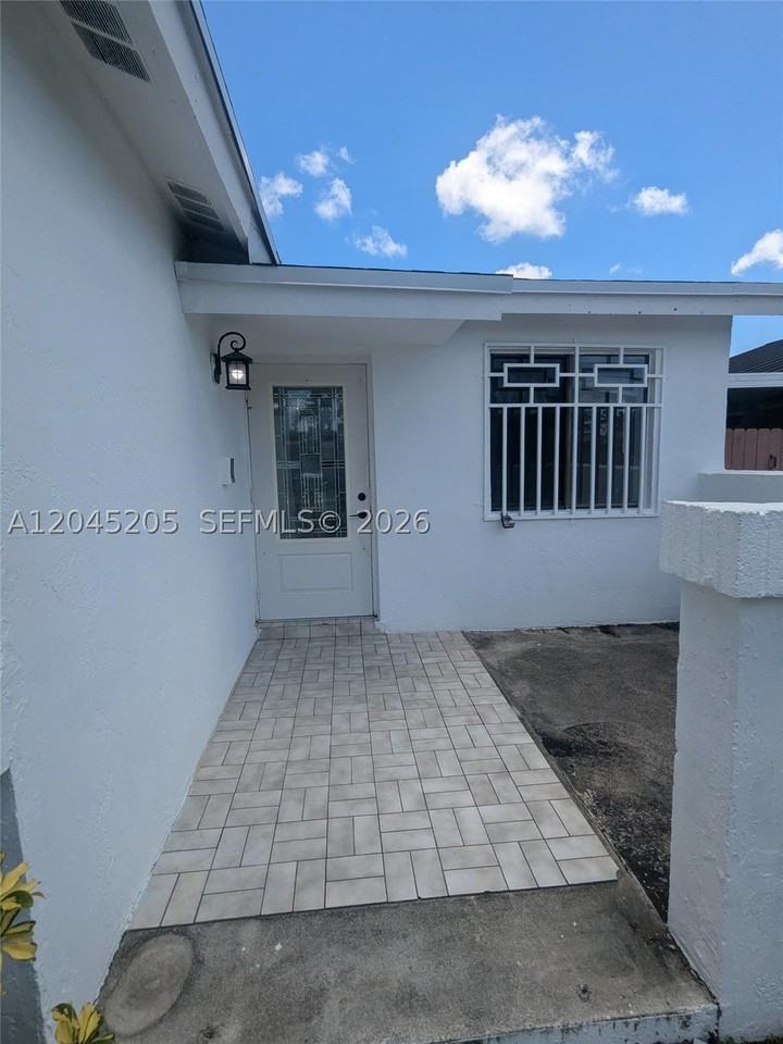 12335 Sw 193rd St #12335 - Photo 3 of 26