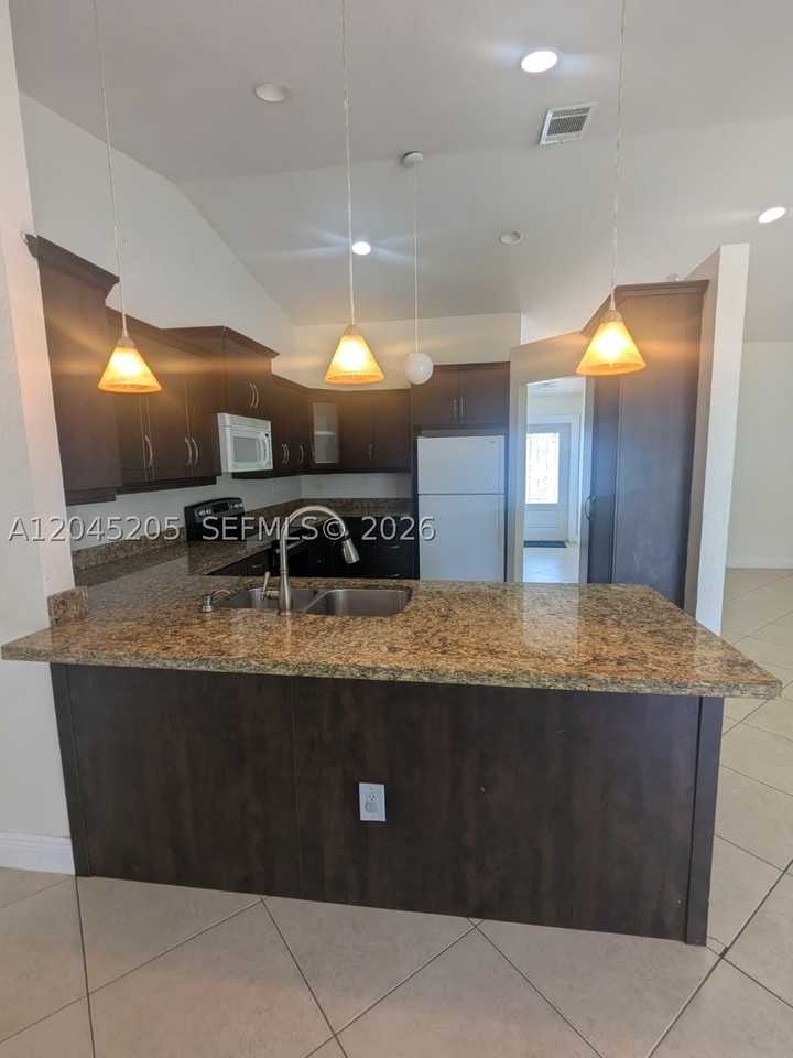 12335 Sw 193rd St #12335 - Photo 5 of 26