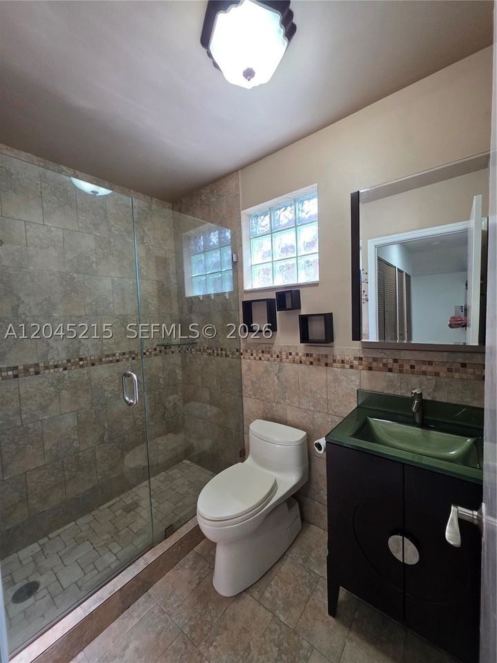 8905 Nw 121st St #0 - Photo 6 of 10