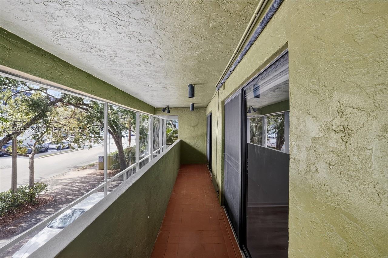 7420 Sw 59th Ave #D - Photo 2 of 14