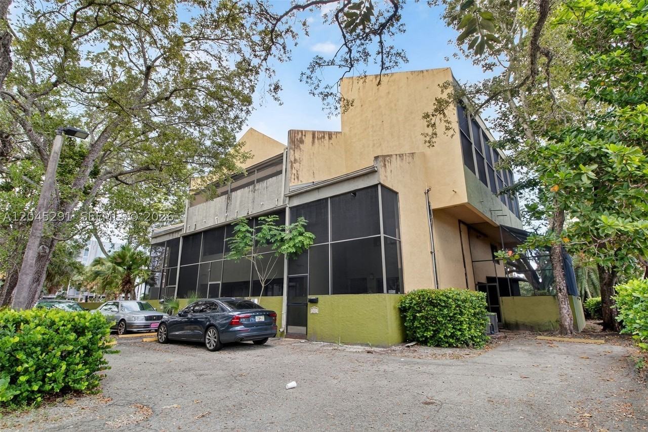 7420 Sw 59th Ave #D - Photo 3 of 14