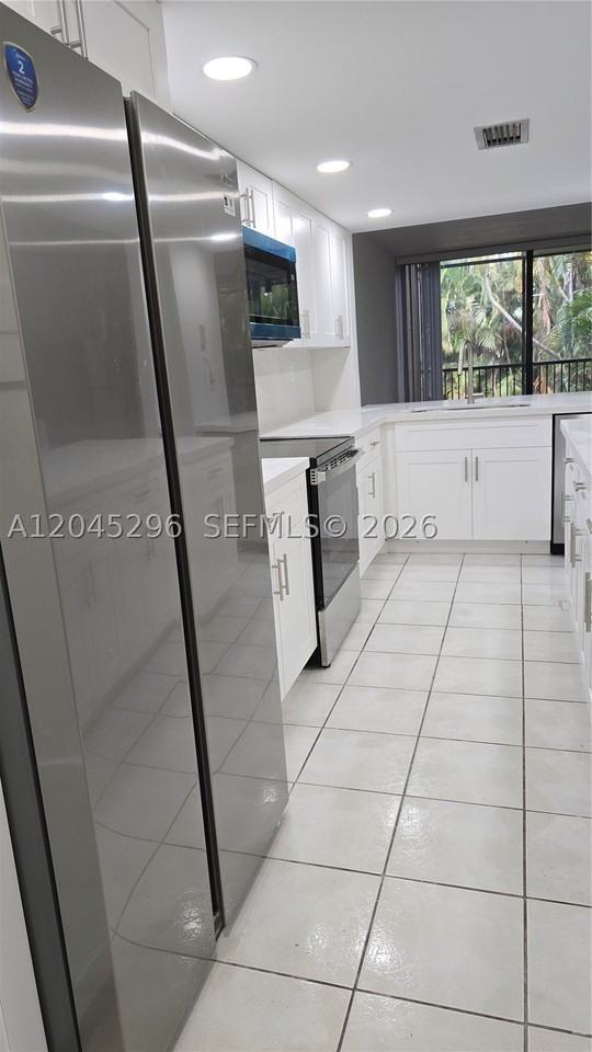 2810 Sw 87th Ave #910 - Photo 3 of 18