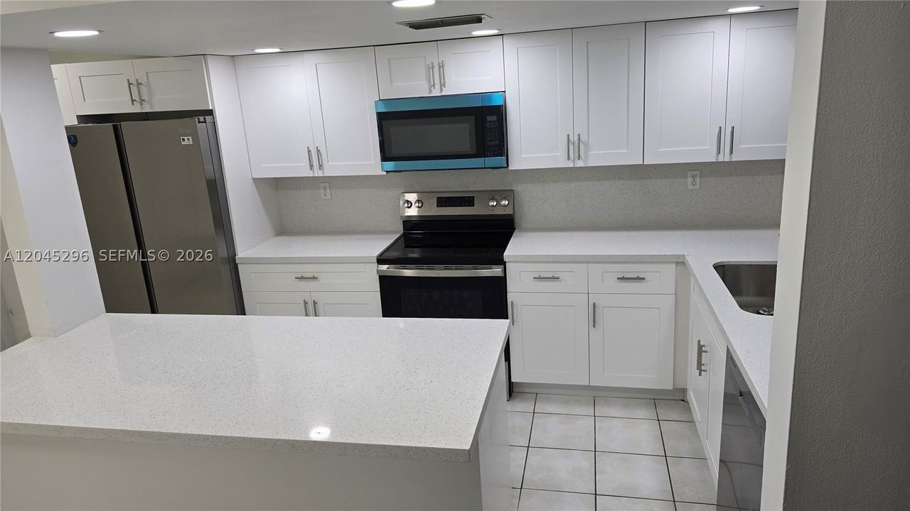 2810 Sw 87th Ave #910 - Photo 5 of 18