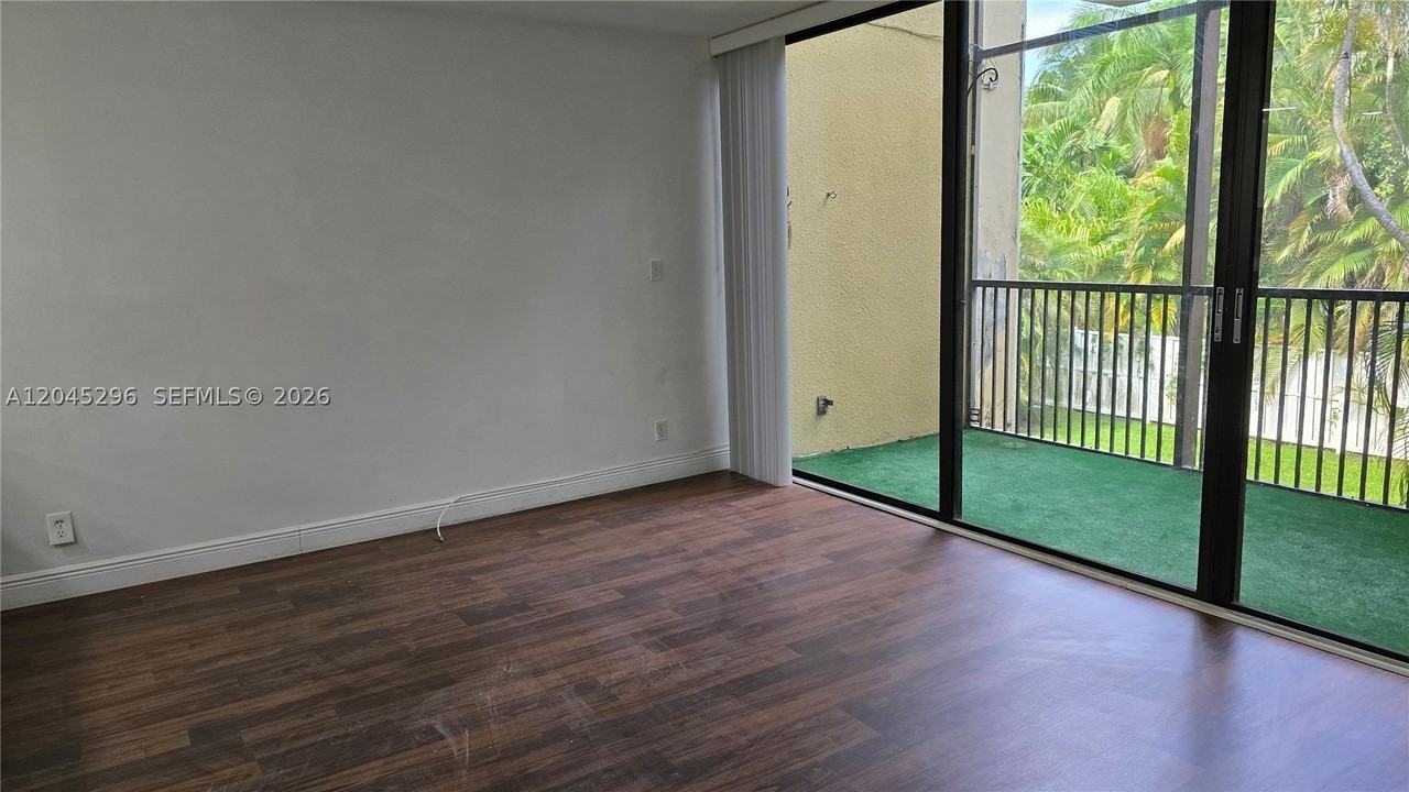 2810 Sw 87th Ave #910 - Photo 7 of 18