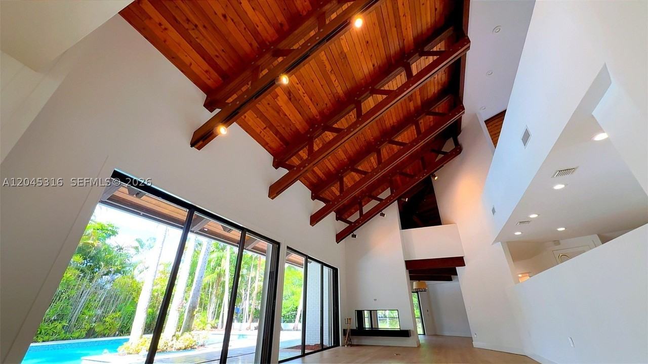8925 Sw 102nd Ter #0 - Photo 5 of 50