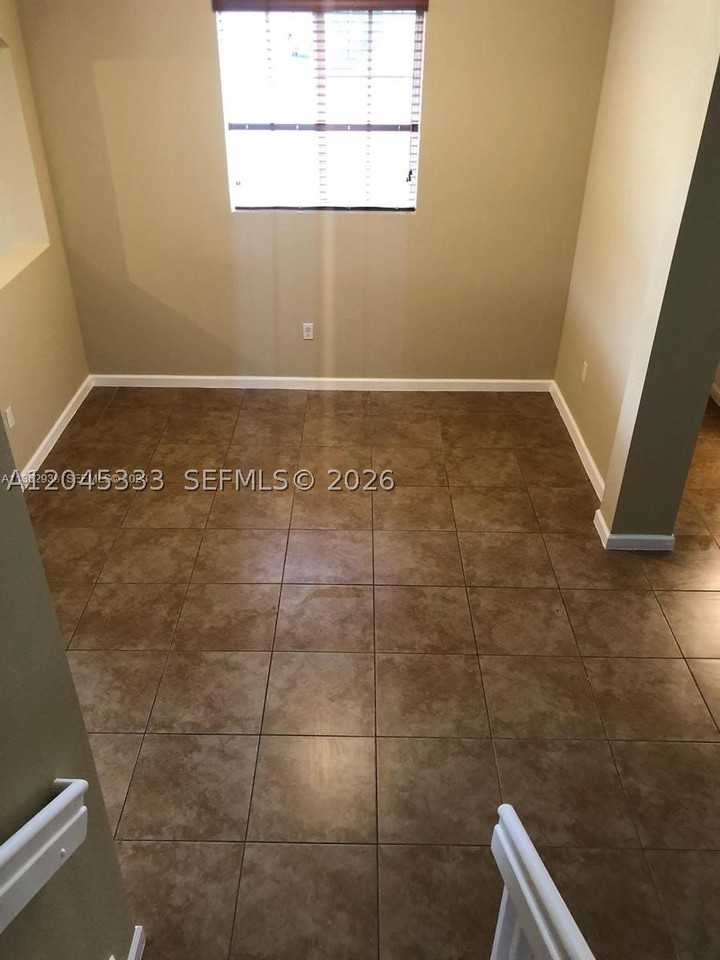 14264 Sw 272nd Ln - Photo 4 of 20