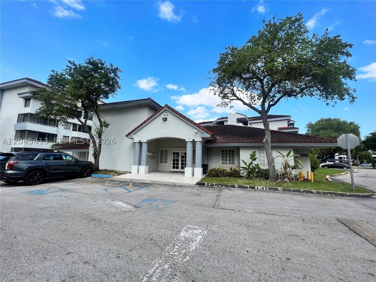 8255 Sw 152nd Ave #E209 - Photo 5 of 6