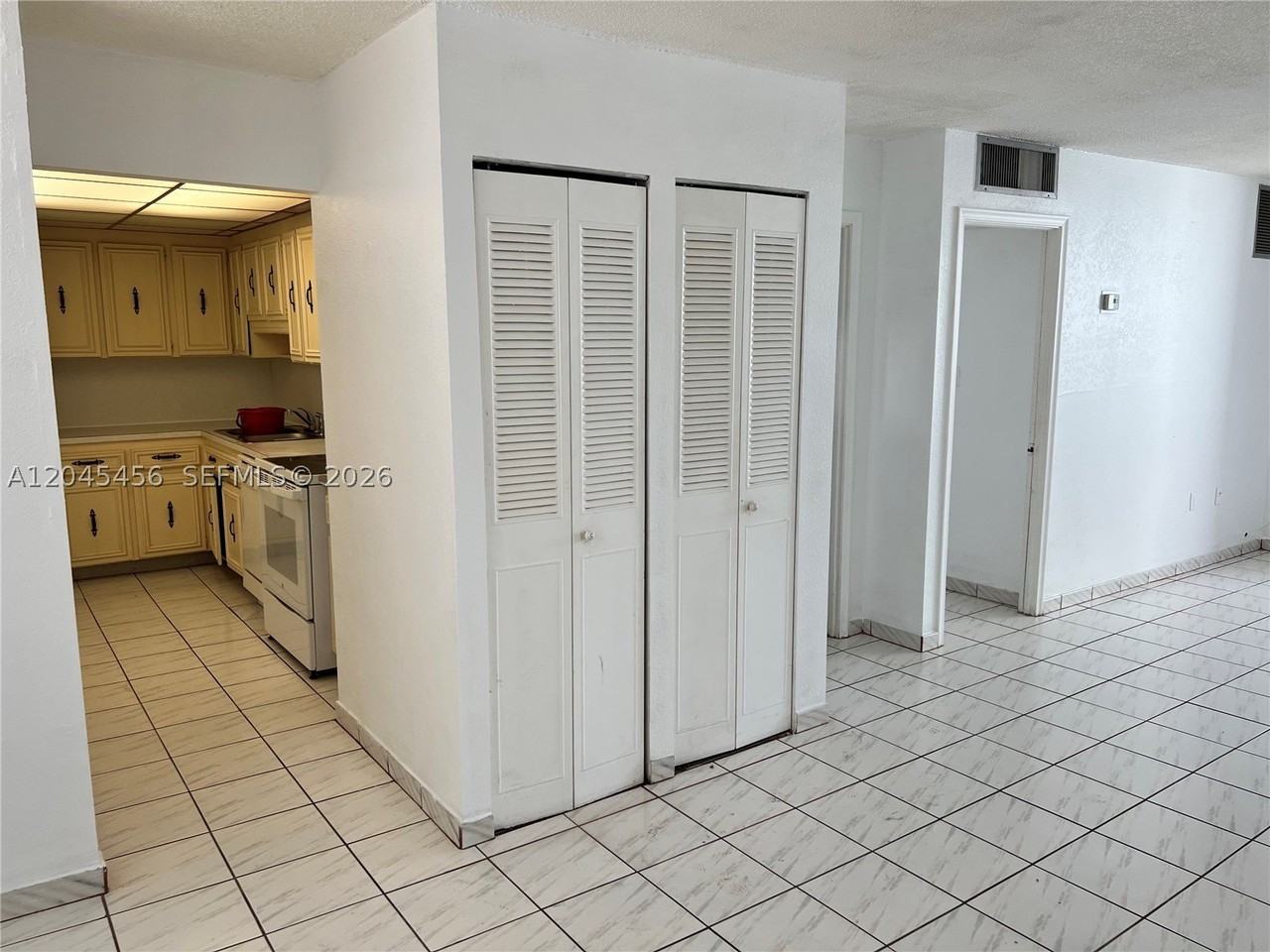 1750 James Ave #7K
