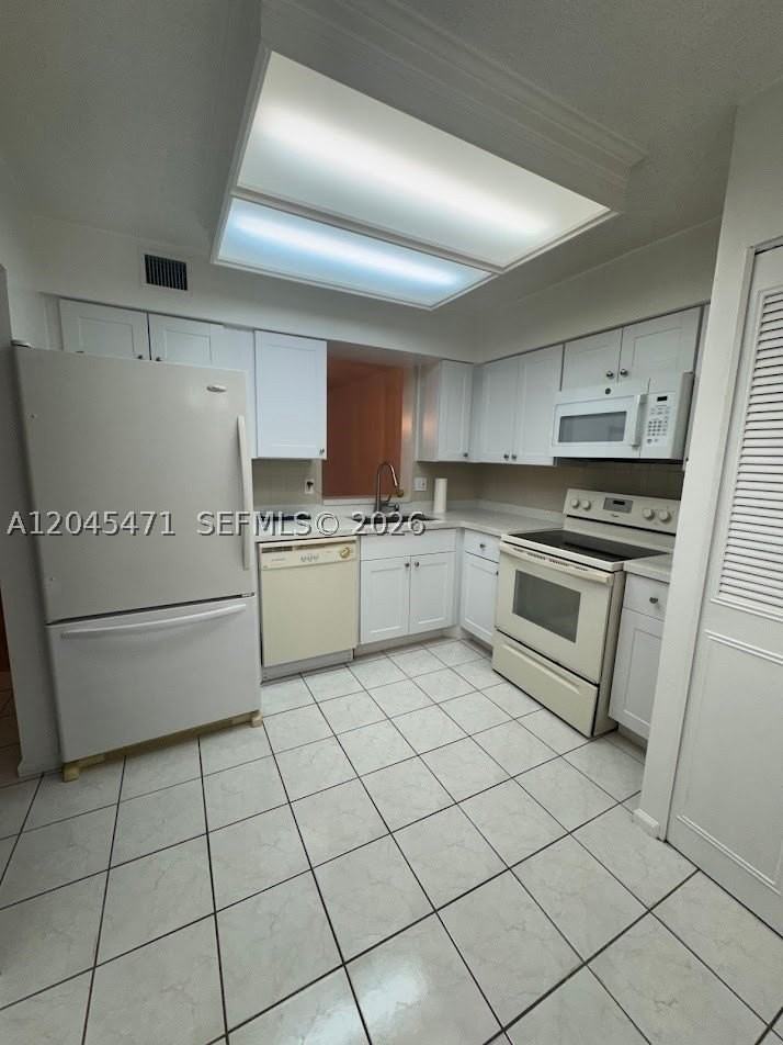 7591 Nw 1st St #403 - Photo 5 of 14