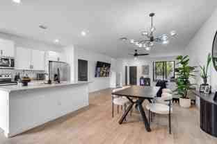 387 Nw 17th St - Photo 1 of 1