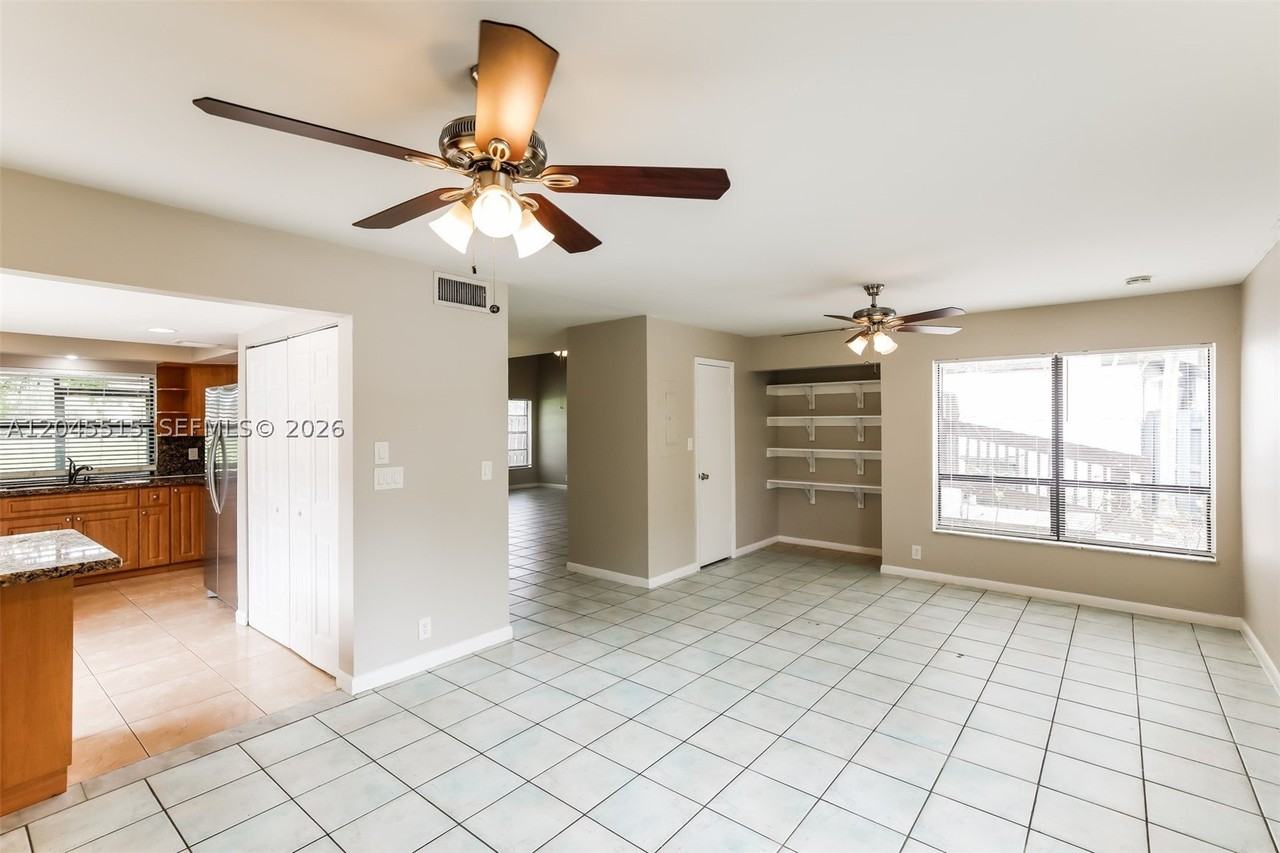 1430 W Sandpiper Cir - Photo 3 of 18