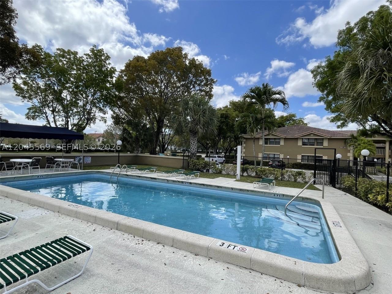 2642 Riverside Dr #2642 - Photo 4 of 26