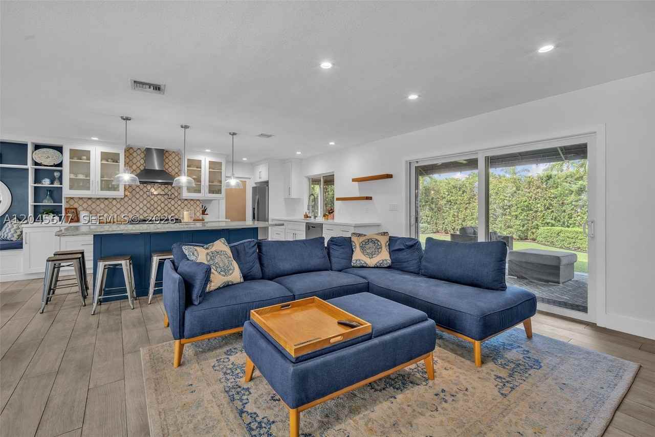 1807 Sw 102nd Pl - Photo 6 of 50