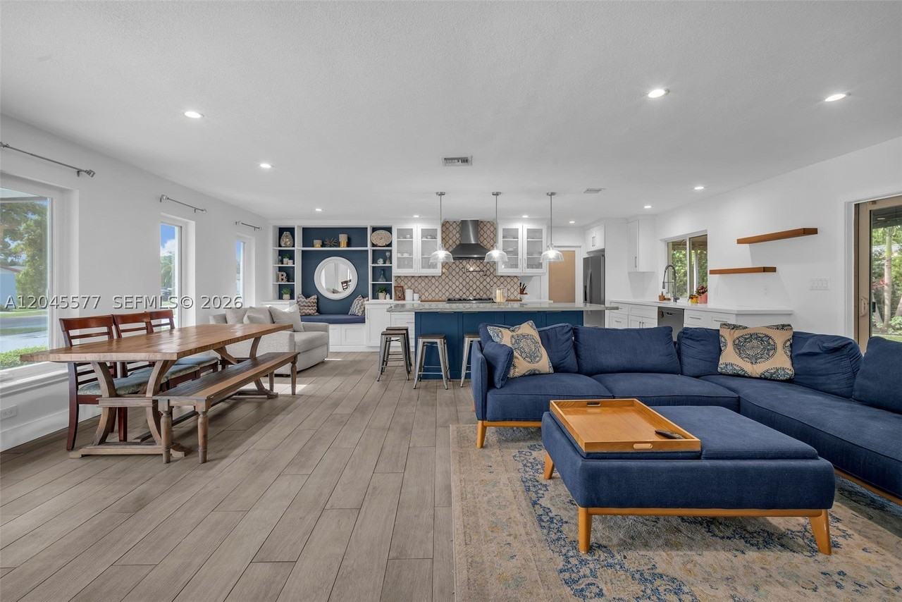 1807 Sw 102nd Pl - Photo 7 of 50