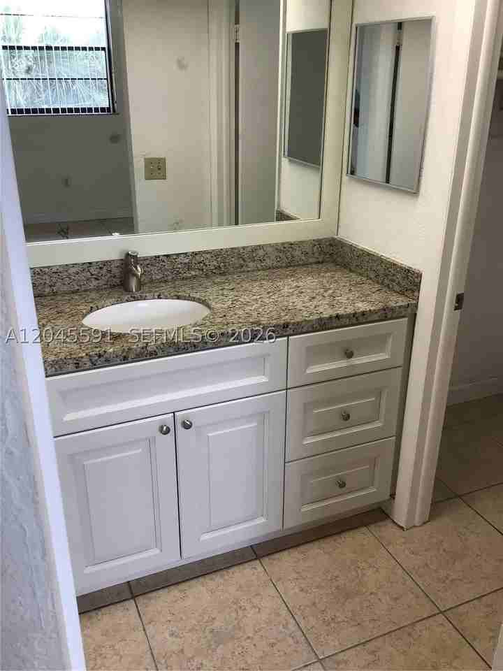 10975 Sw 107th St #302 - Photo 7 of 32