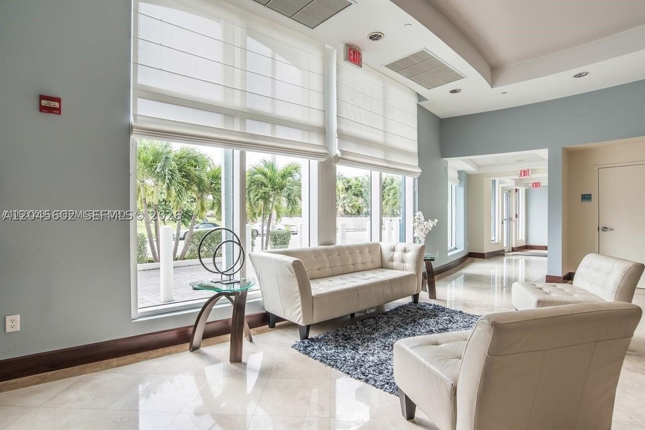 7600 Collins Ave #712 - Photo 3 of 26