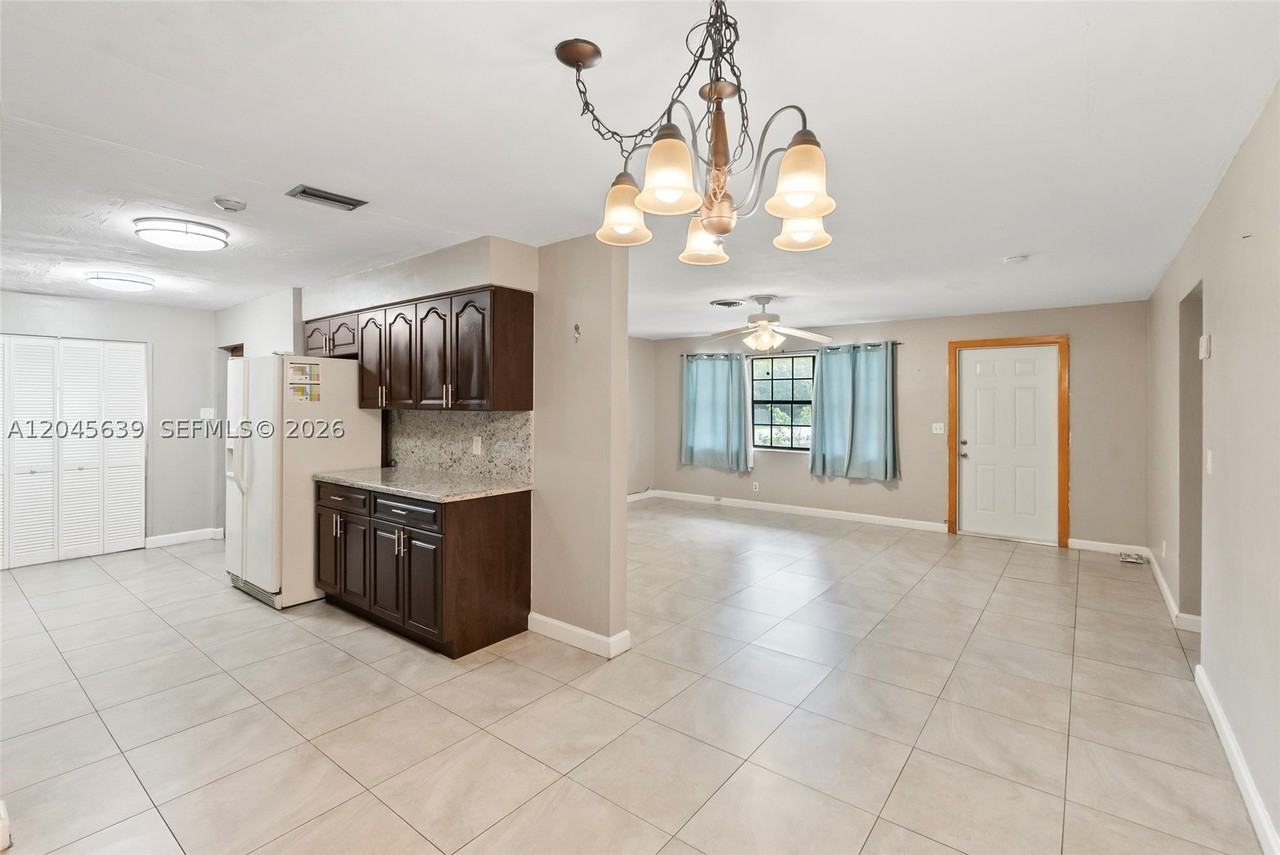 5081 Sw 95th Ave #0 - Photo 6 of 18