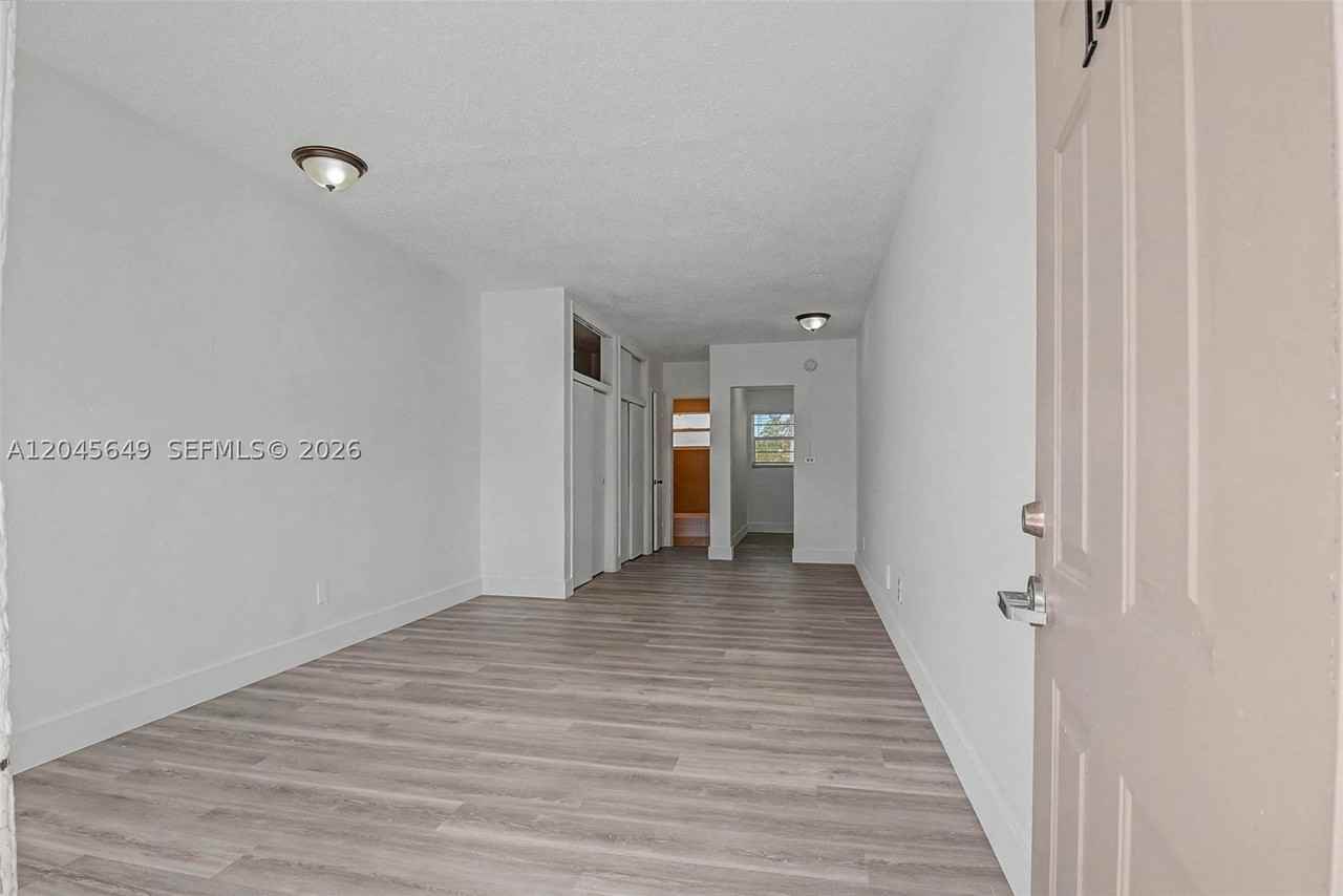 1685 Jefferson Ave #15 - Photo 2 of 28