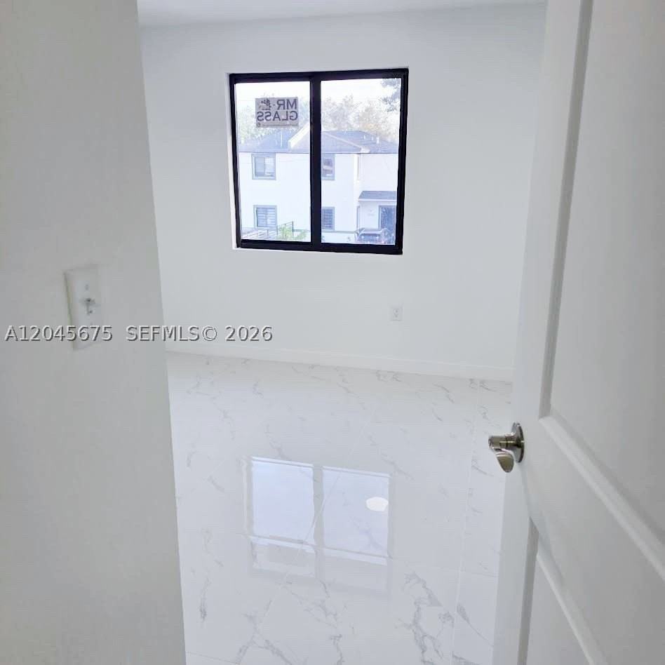 2731 Nw 44th St #2731 - Photo 4 of 11
