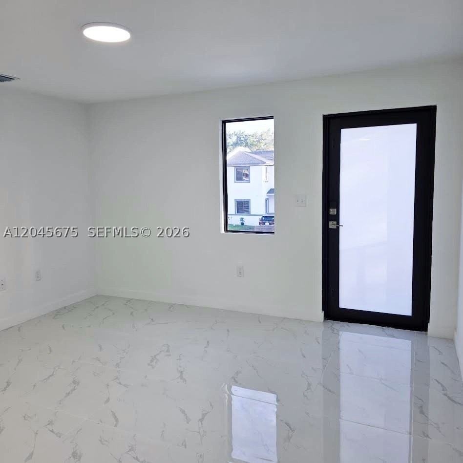 2731 Nw 44th St #2731 - Photo 5 of 11