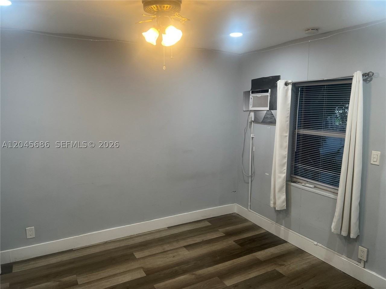 2118 N 19th Ave #1-4 - Photo 2 of 12