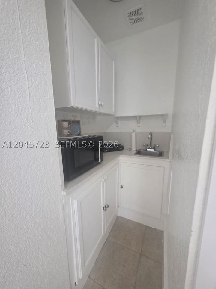 10861 Nw 22nd Ct #0 - Photo 6 of 13