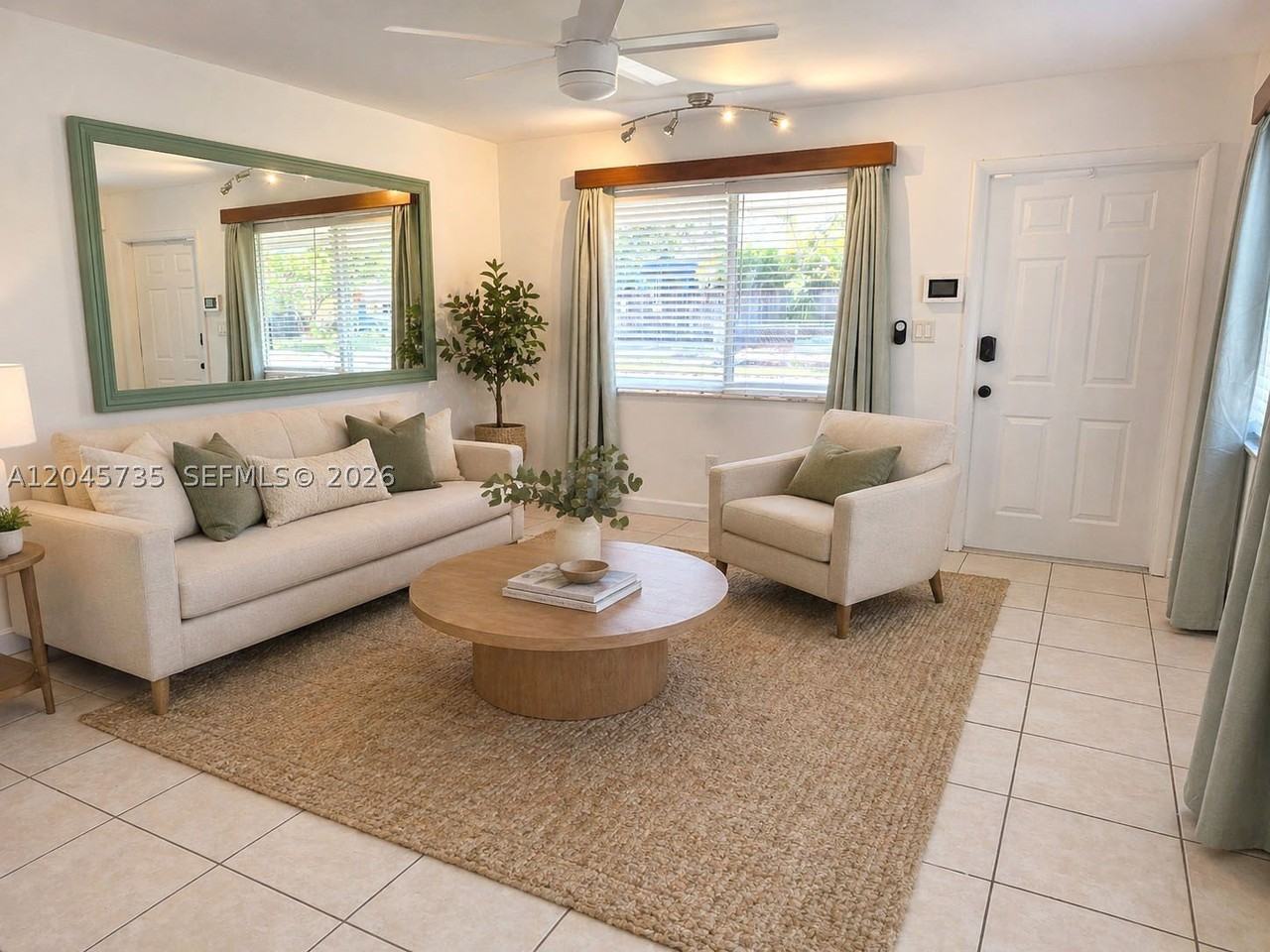 2111 N 26th Ave #N - Photo 7 of 43