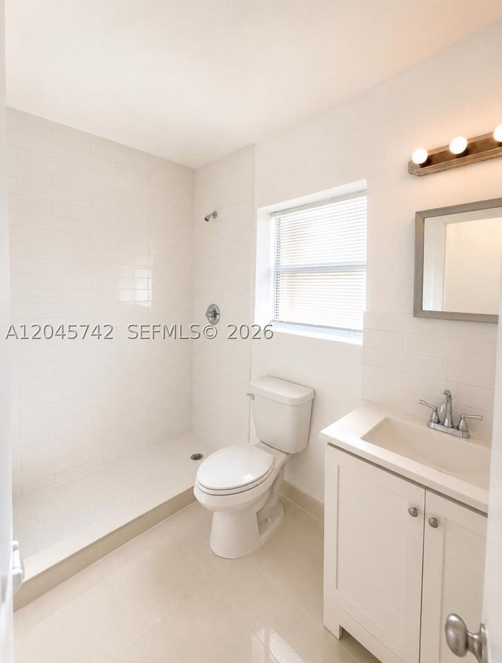 7600 Dickens Ave #2 - Photo 4 of 9