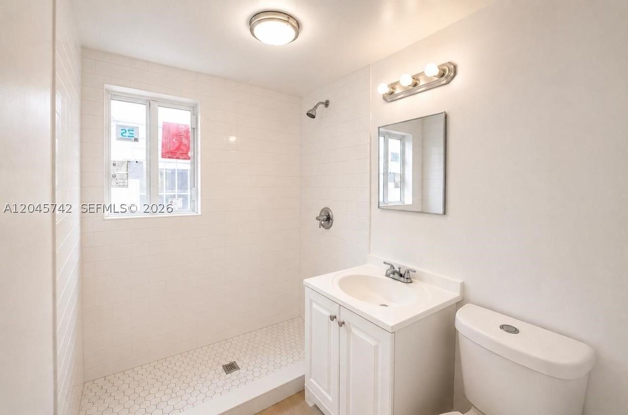 7600 Dickens Ave #2 - Photo 5 of 9