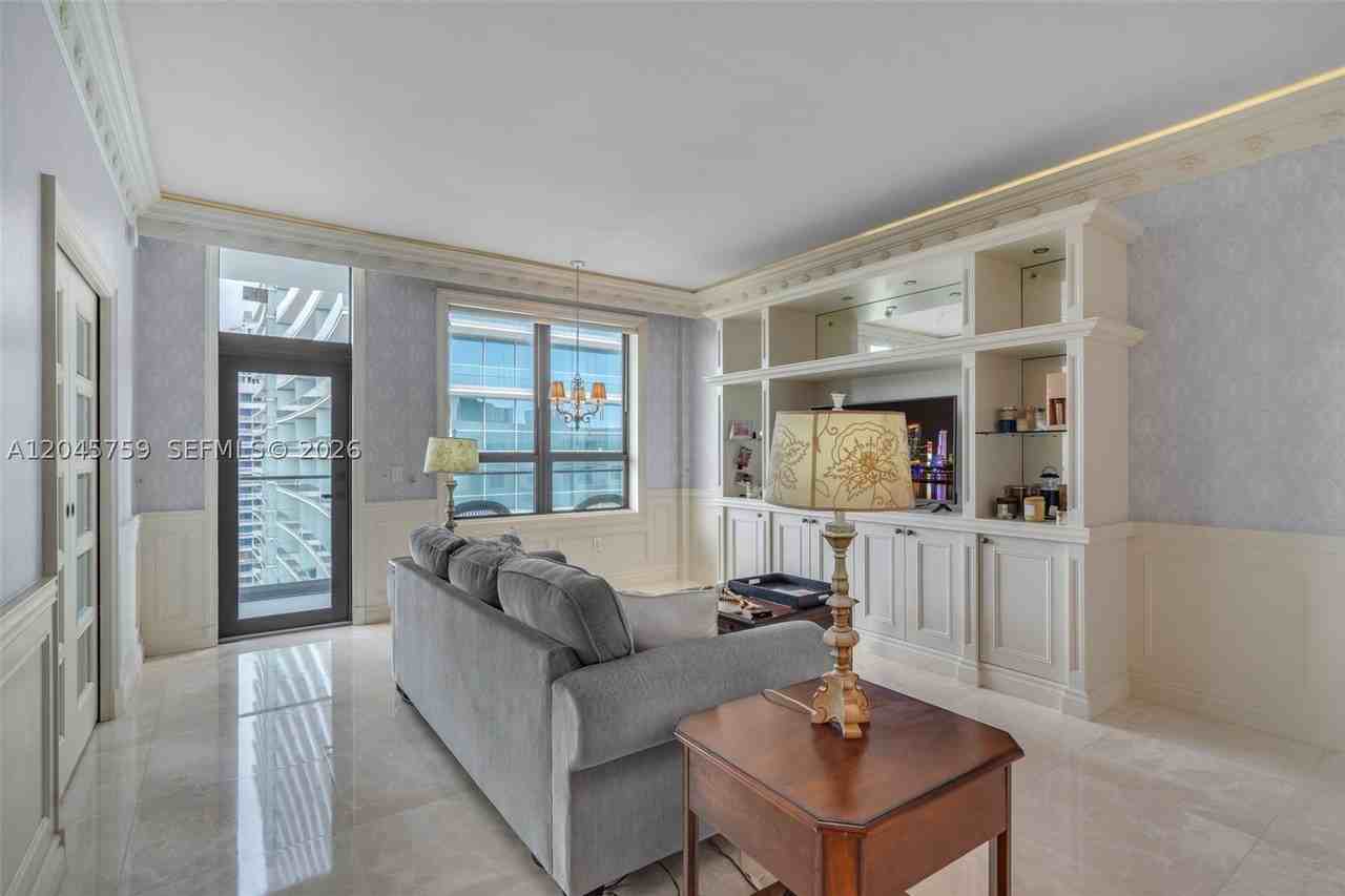 10185 Collins Ave #PH23 - Photo 5 of 27