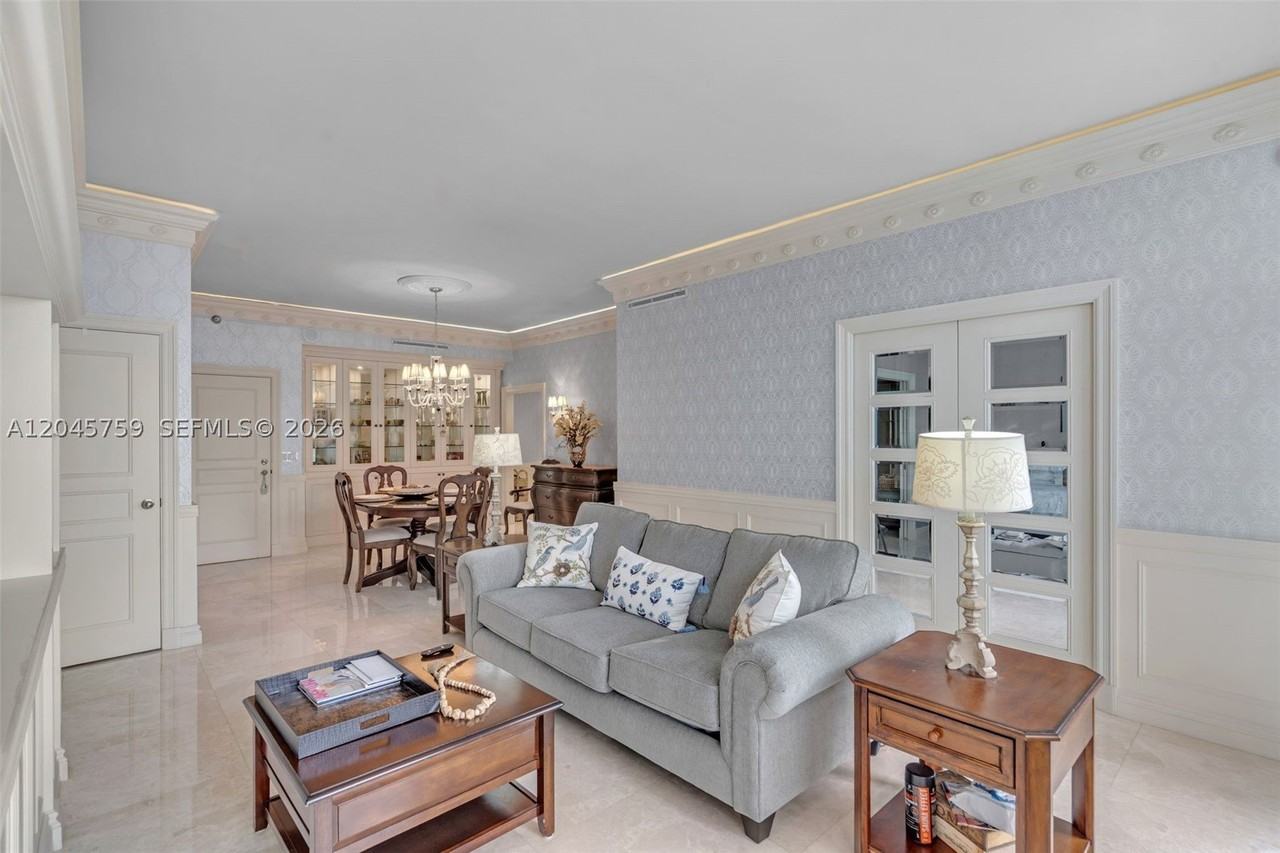 10185 Collins Ave #PH23 - Photo 6 of 27