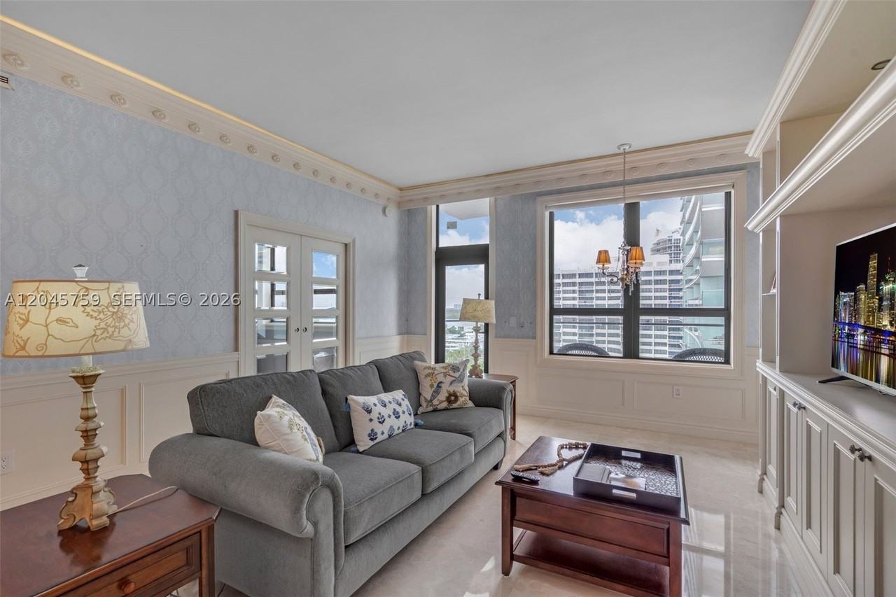 10185 Collins Ave #PH23 - Photo 7 of 27