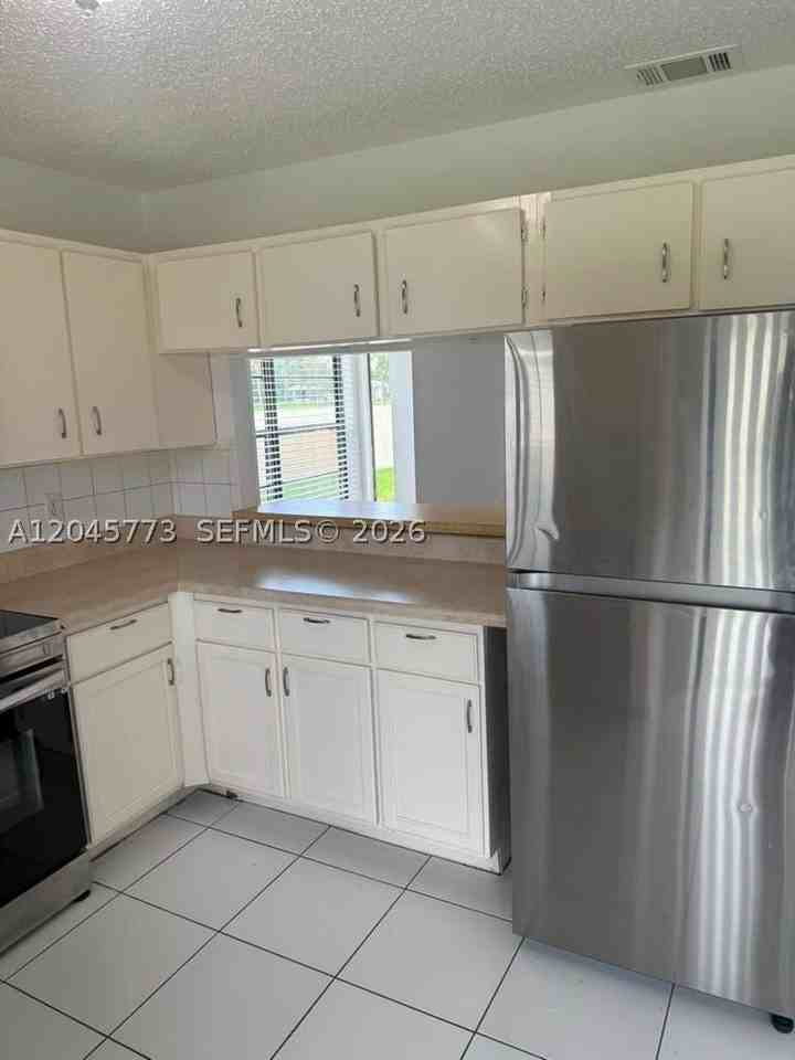 798 Sw Claudia Ave #798 - Photo 2 of 22