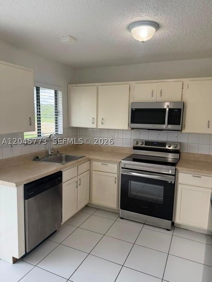 798 Sw Claudia Ave #798 - Photo 3 of 22