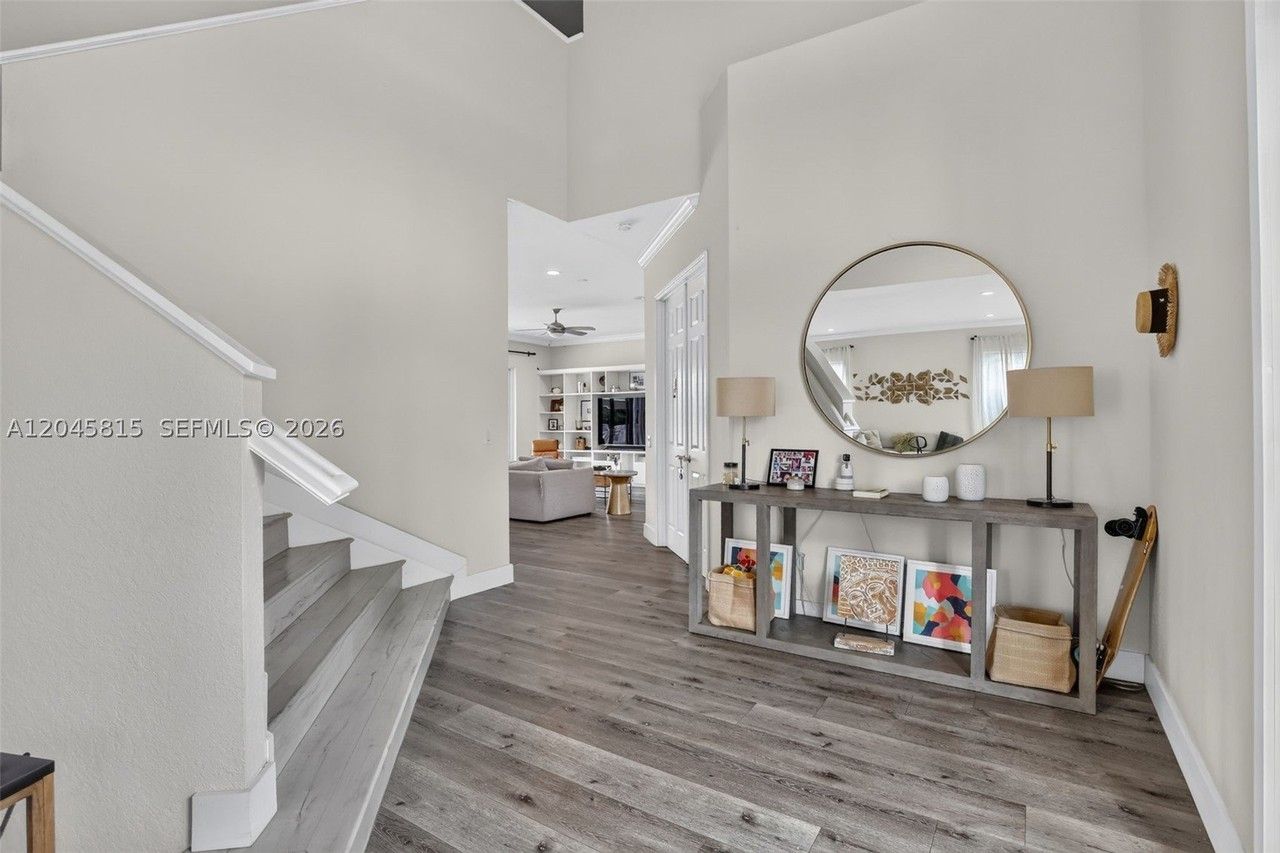981 Waterside Cir - Photo 5 of 50