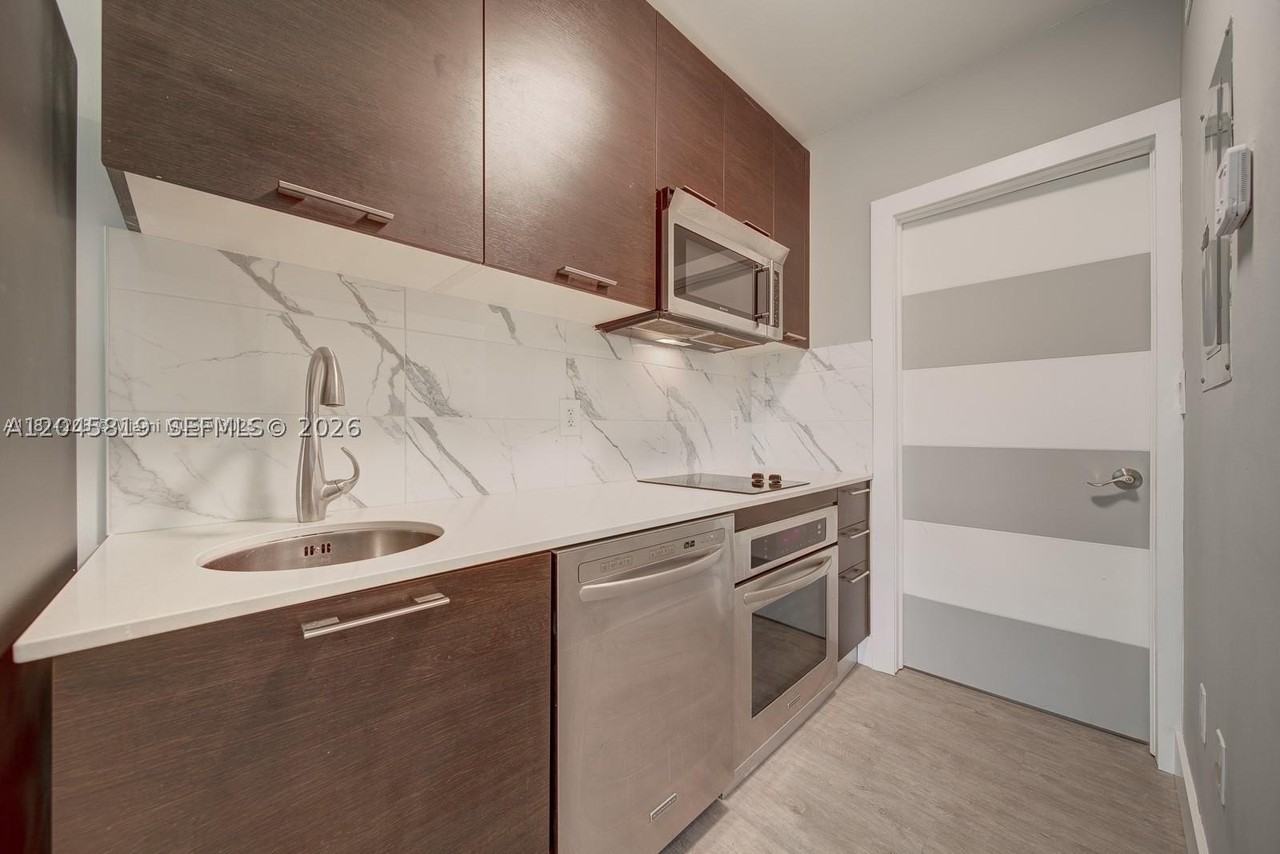 1568 Pennsylvania Ave #325 - Photo 5 of 17