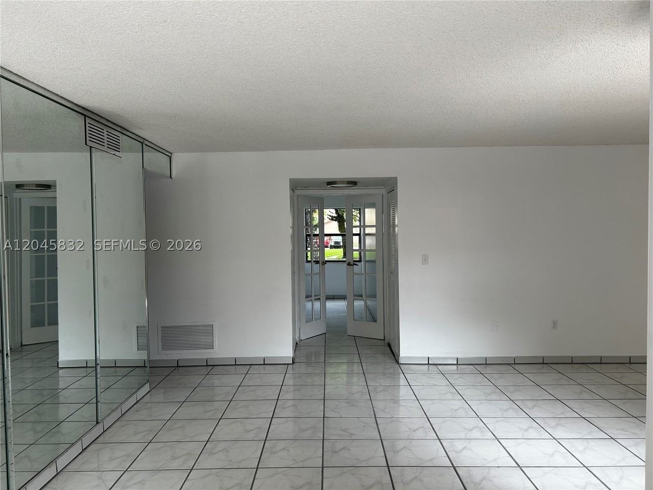 301 W Park Dr #101-11 - Photo 4 of 25