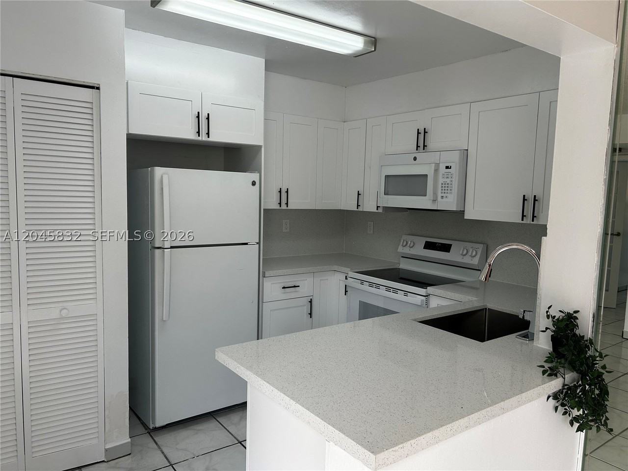 301 W Park Dr #101-11 - Photo 5 of 25