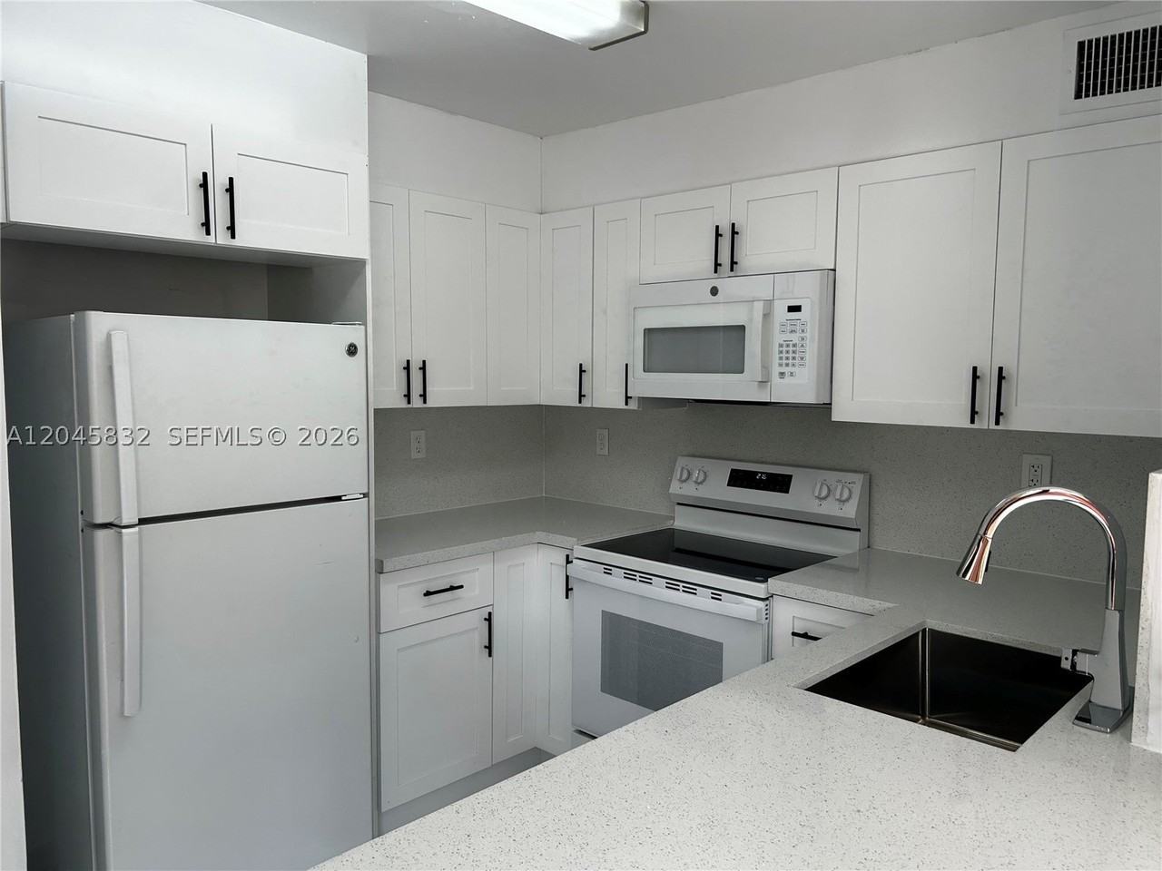 301 W Park Dr #101-11 - Photo 6 of 25