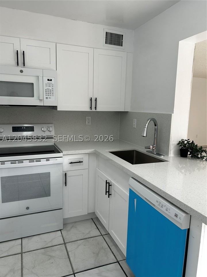 301 W Park Dr #101-11 - Photo 7 of 25