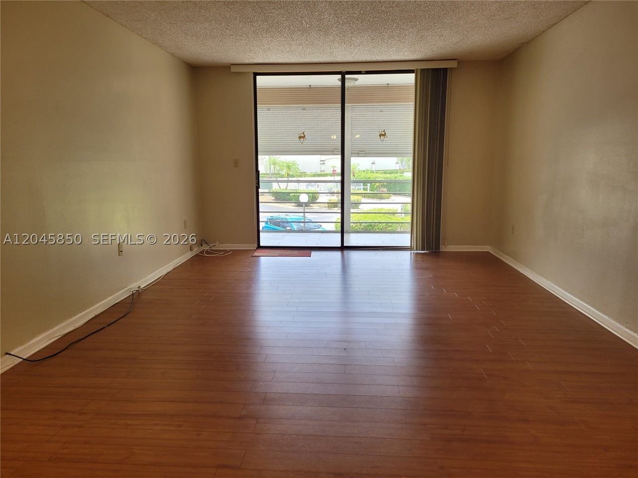 1800 N Lauderdale Ave #1210