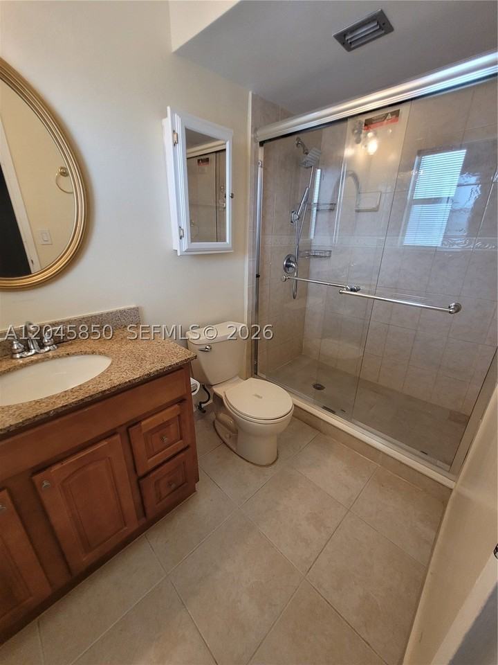 1800 N Lauderdale Ave #1210 - Photo 7 of 19