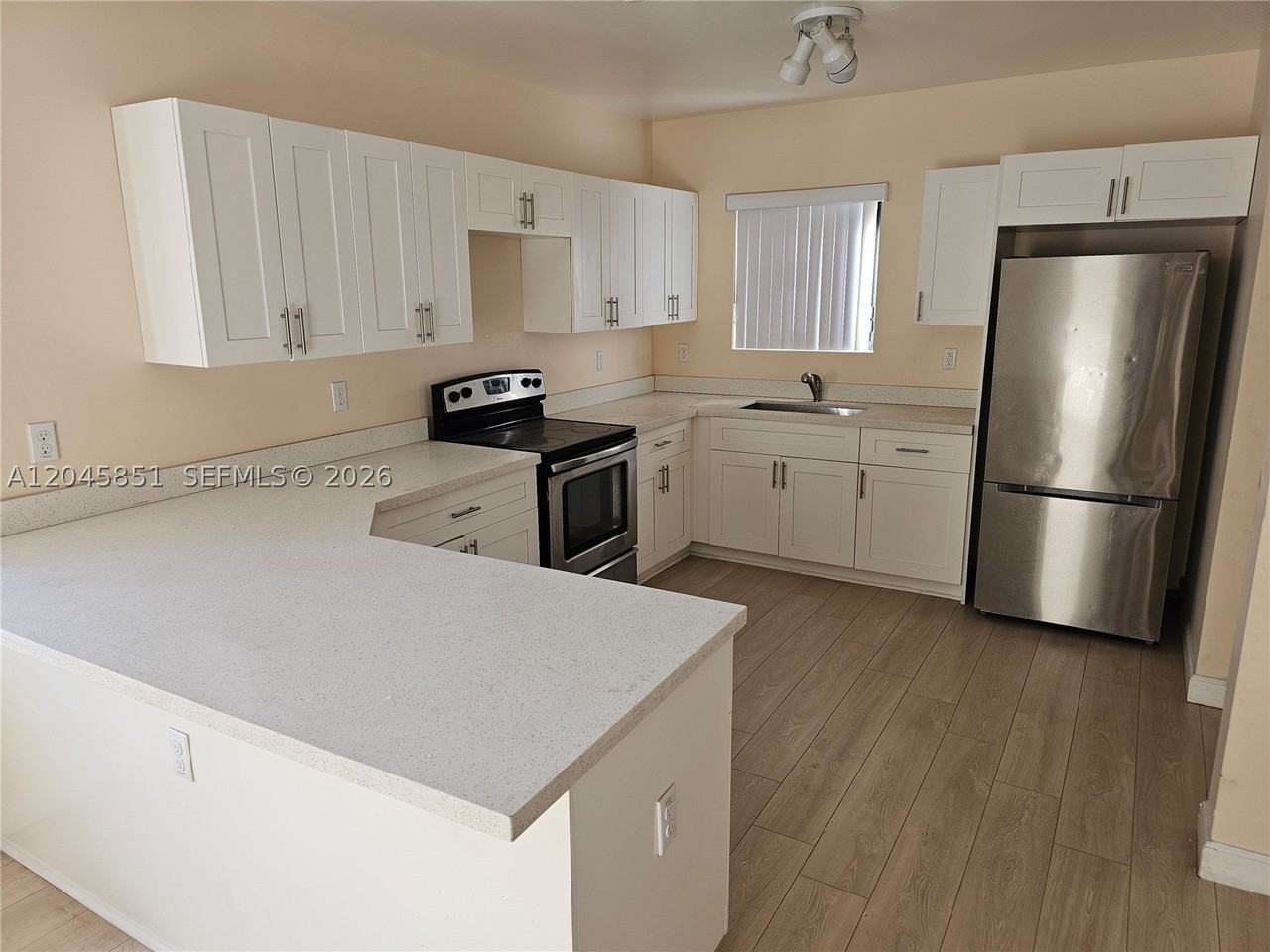 10455 Sw 179th St #1 - Photo 5 of 16