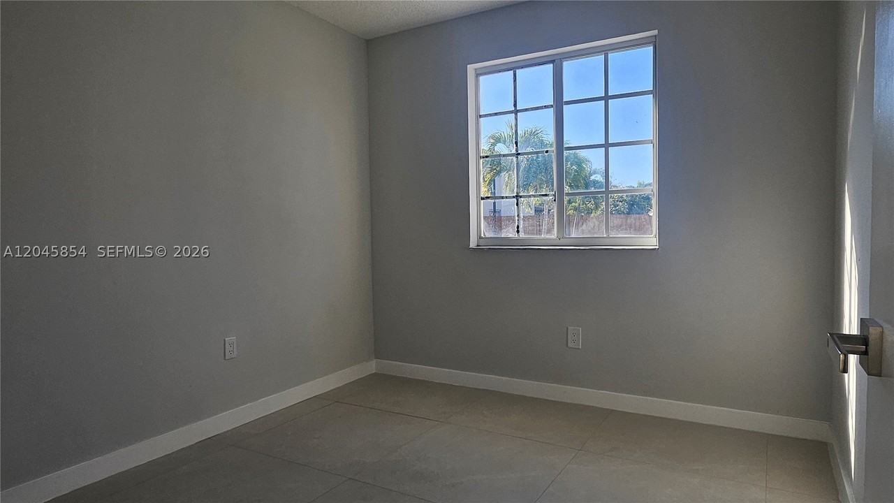 16125 Sw 137th Ct - Photo 7 of 13