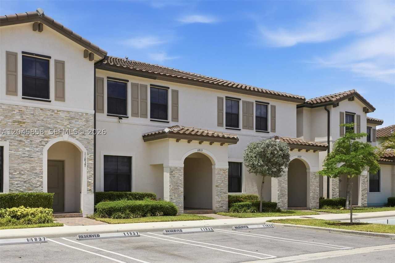 11833 Sw 245th Ter #11833 - Photo 2 of 50