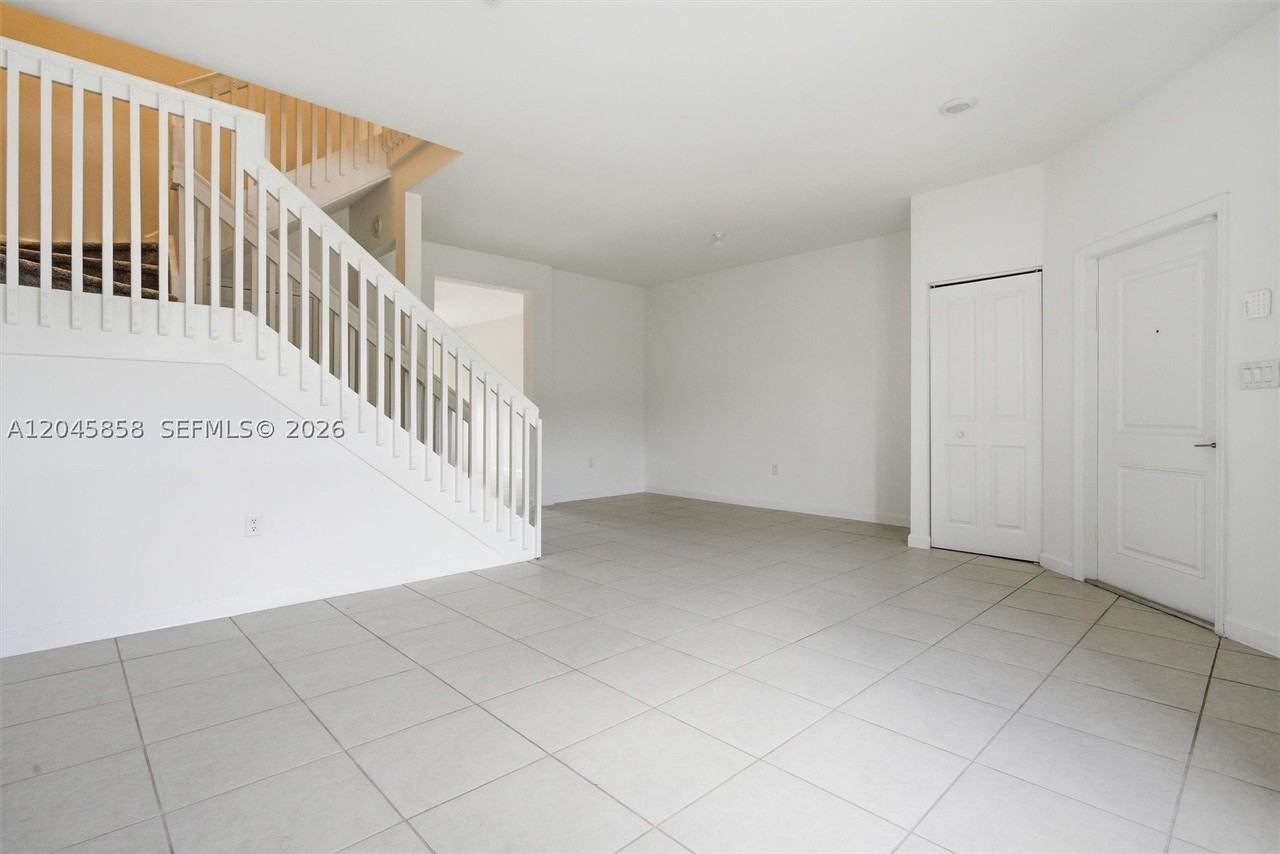 11833 Sw 245th Ter #11833 - Photo 6 of 50